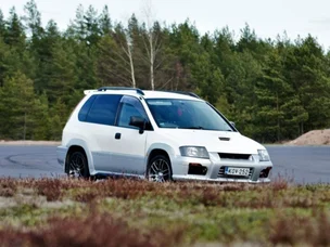 Mitsubishi RVR