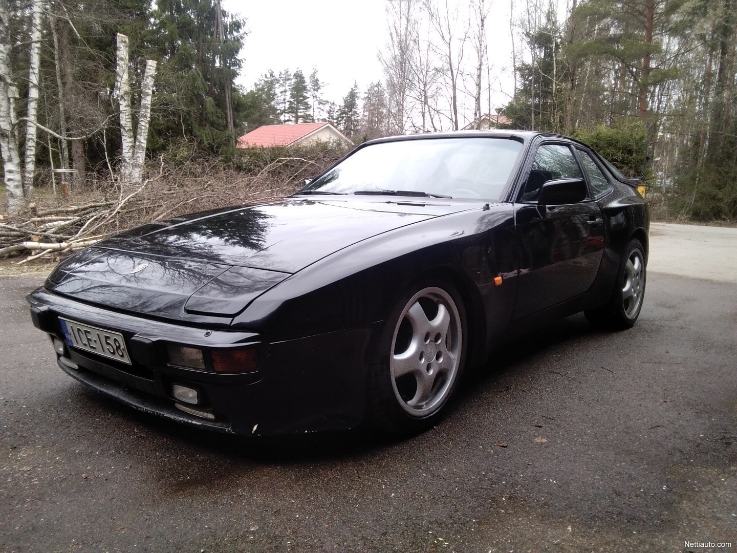 Porsche 944