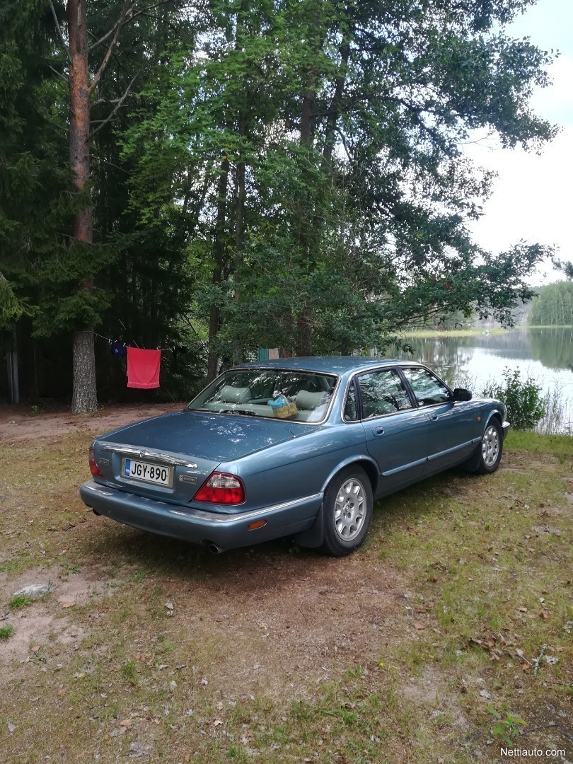 Jaguar XJ8
