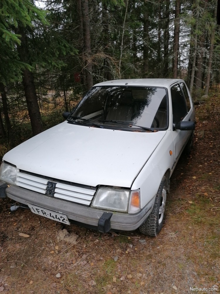 Peugeot 205