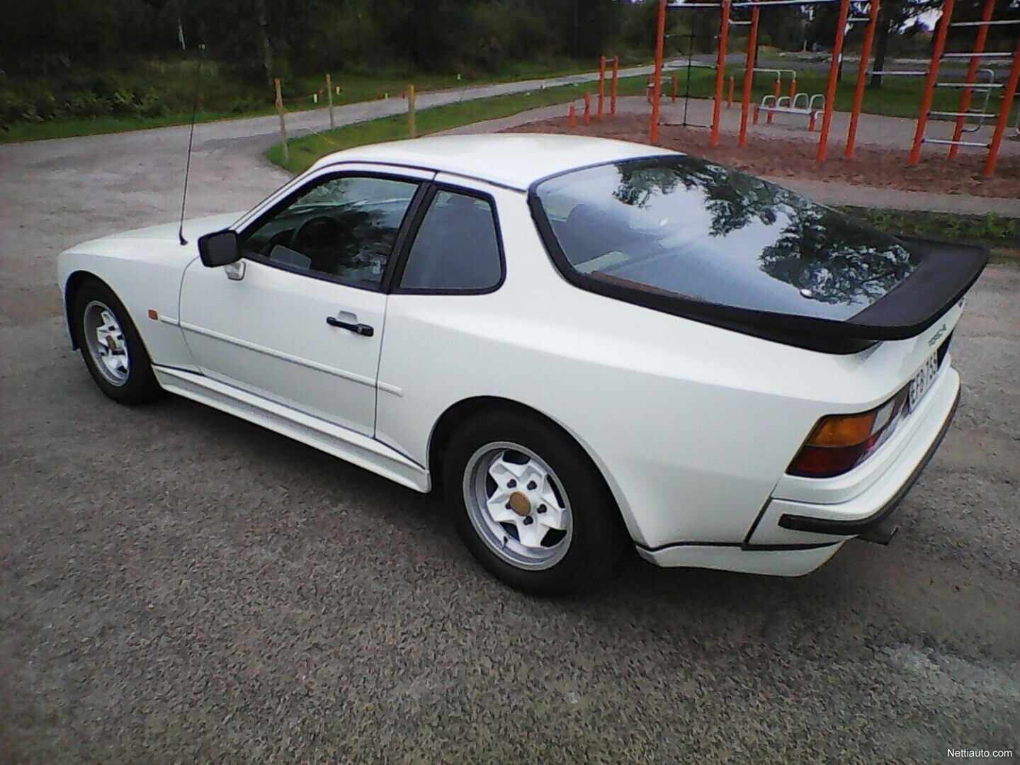 Porsche 944