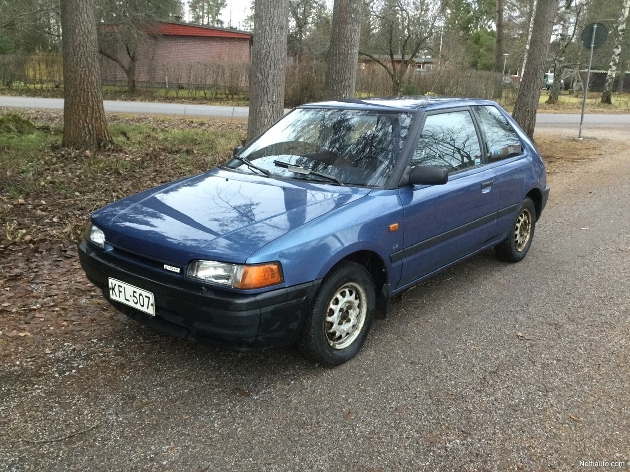 Mazda 323