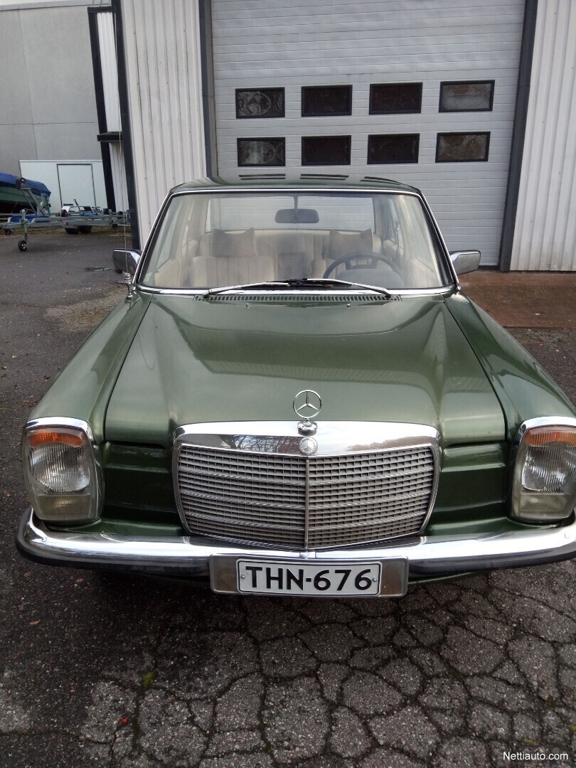 Mercedes-Benz 230