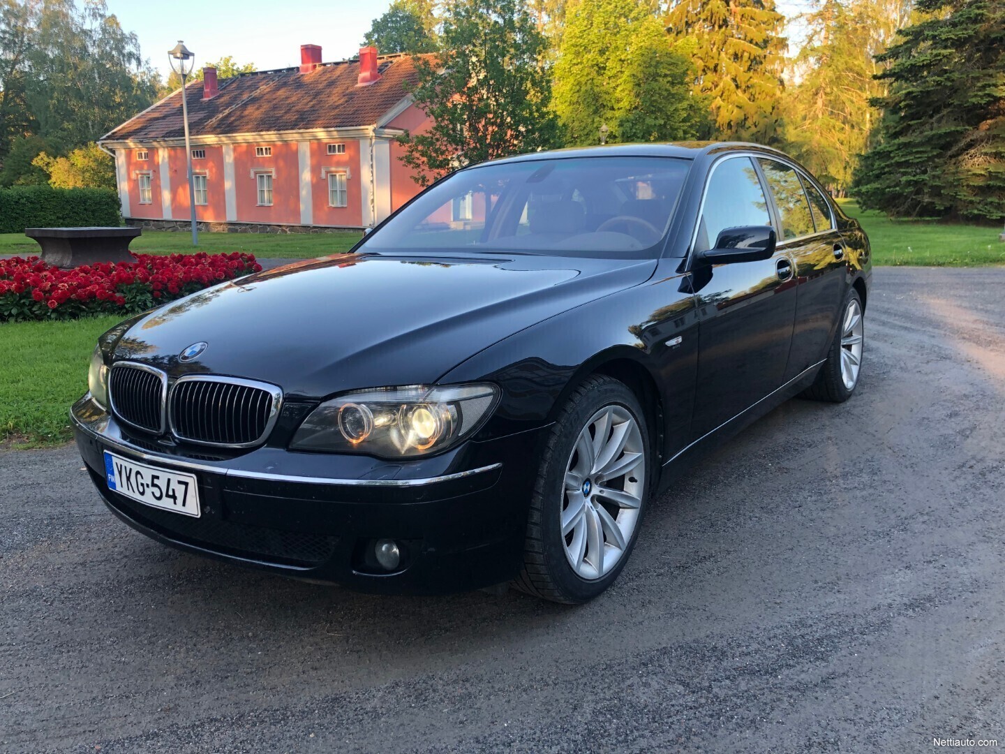 BMW 745