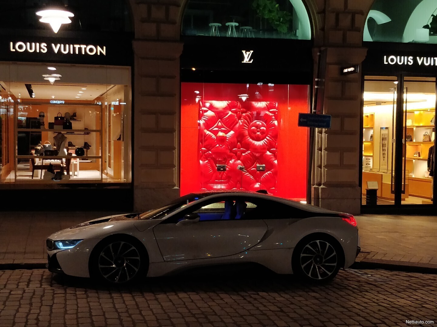 BMW i8