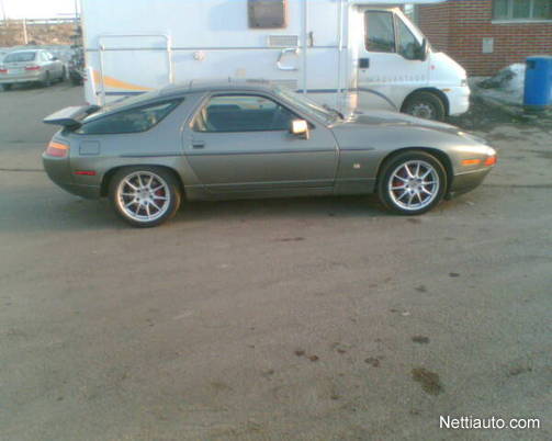 Porsche 928