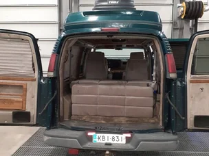 GMC Baron cruiser