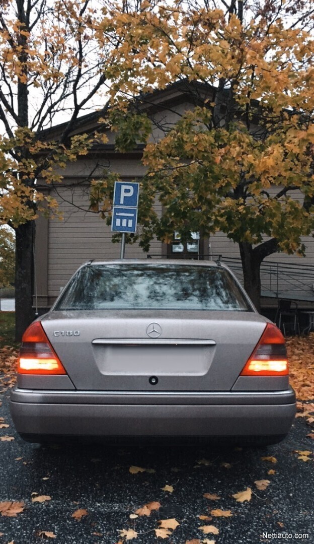 Mercedes-Benz 180