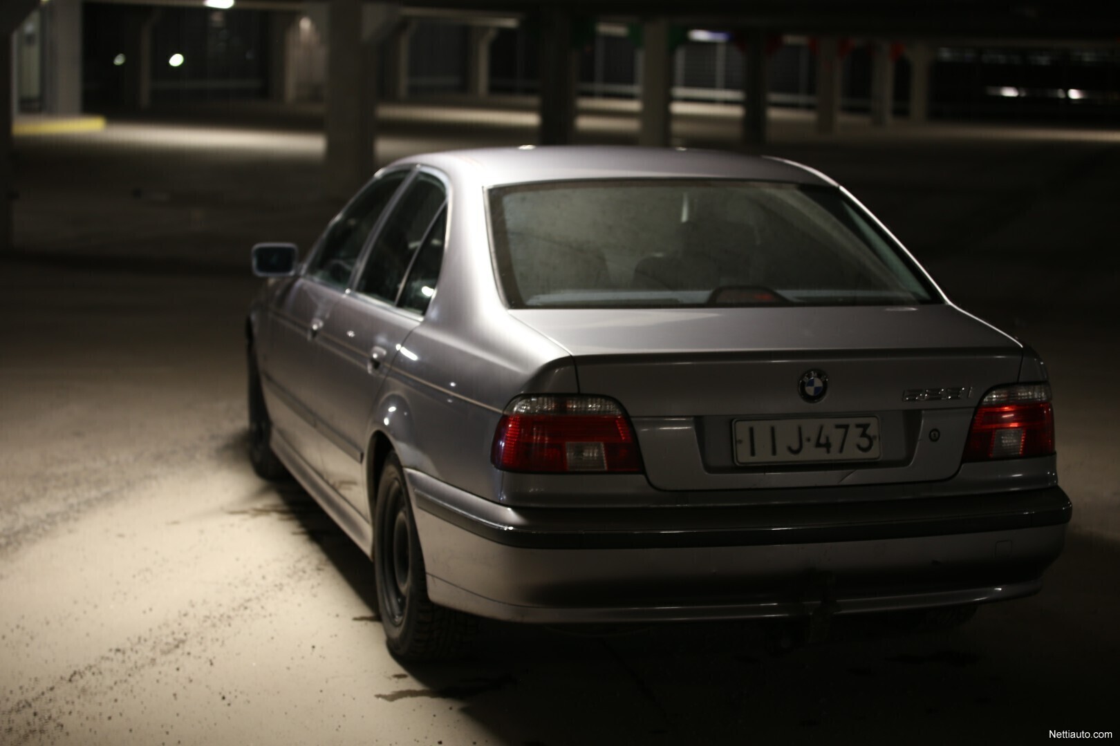 BMW 523