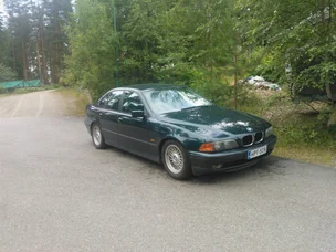 BMW 528