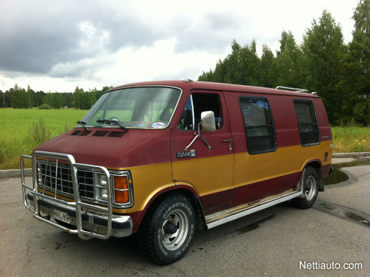Dodge Ram B250