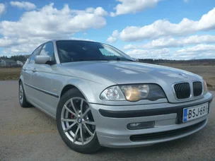BMW 323